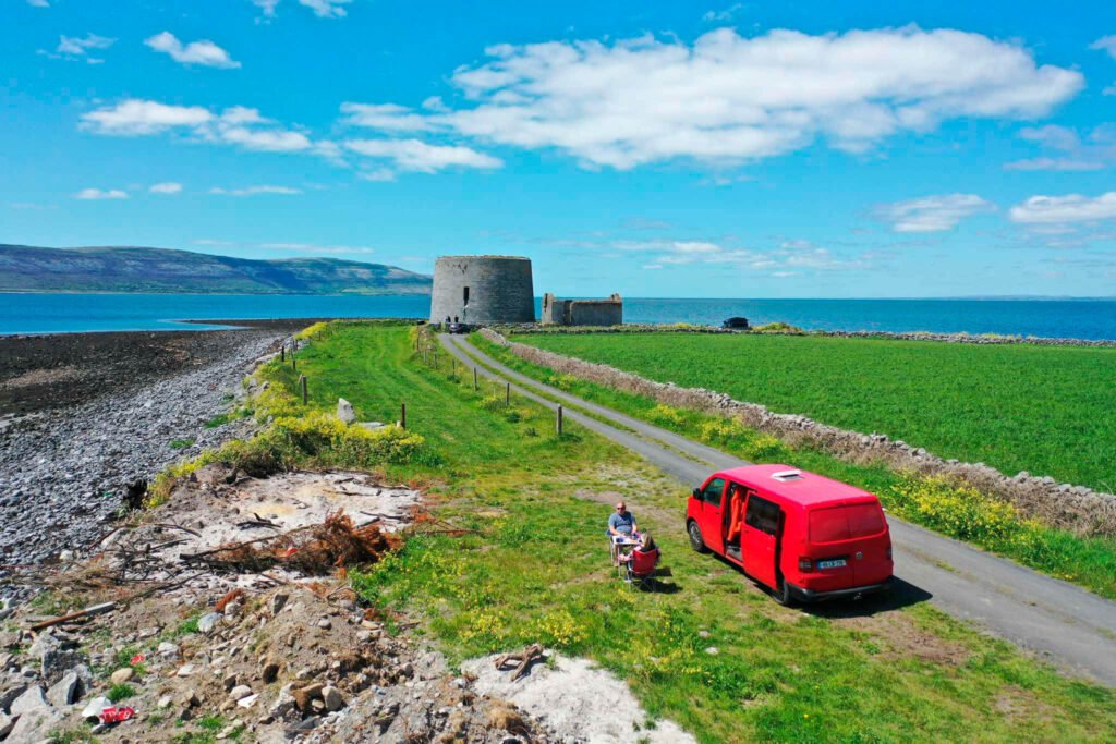 Travelling in Ireland in a campervan. With our expert vacation planning service, you’ll explore the beauty and culture of this captivating country in a way that’s uniquely yours.